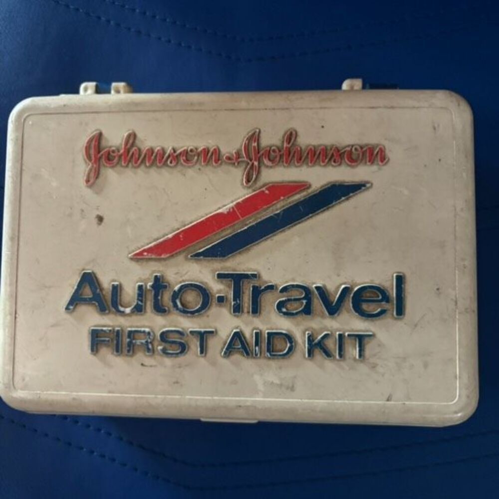Johnson & Johnson Auto Travel First Aid Kit 1972